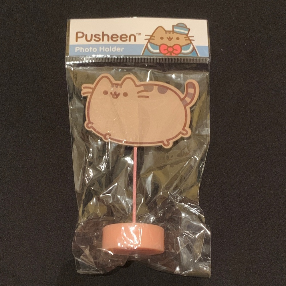 NWT Pusheen Wooden Photo Holder Clip
